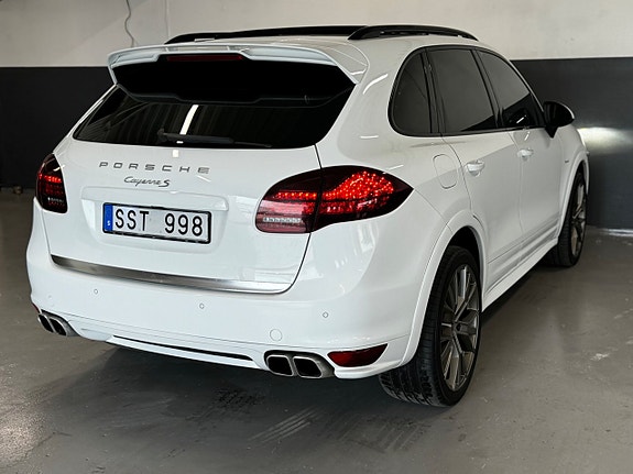 Porsche Cayenne S 9 of 30