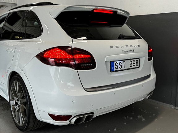 Porsche Cayenne S 15 of 30