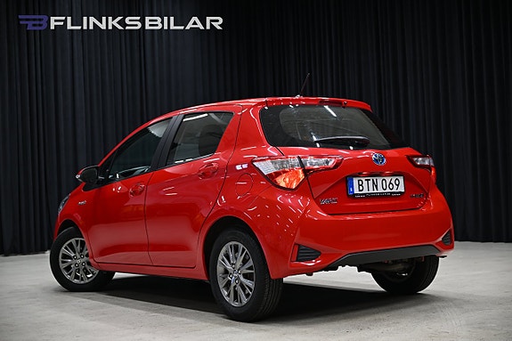 Toyota Yaris 5 of 27