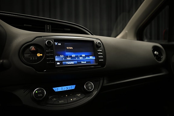 Toyota Yaris 25 of 27