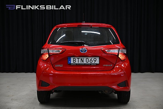 Toyota Yaris 7 of 27