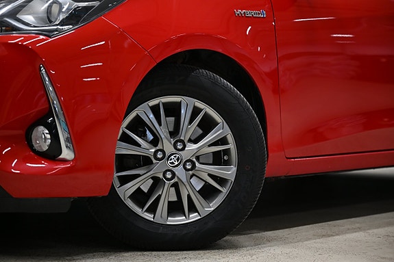 Toyota Yaris 3 of 27