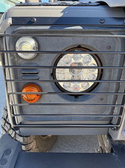 Land Rover Defender 130 7 of 30