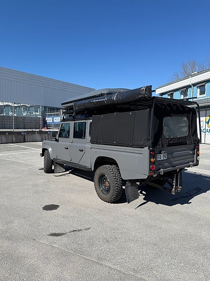 Land Rover Defender 130 11 of 30