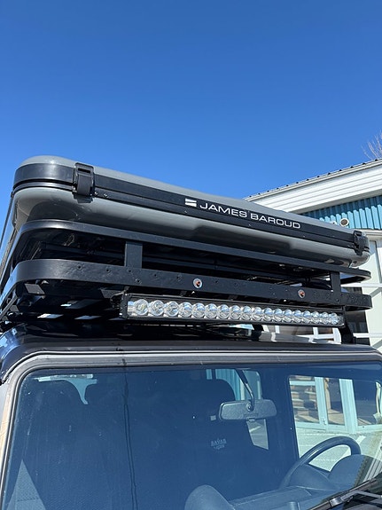 Land Rover Defender 130 5 of 5