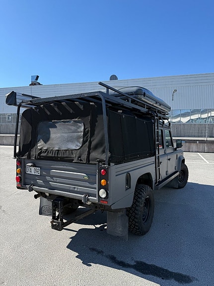 Land Rover Defender 130 10 of 30