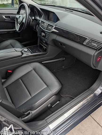 Mercedes-Benz E50 9 of 23