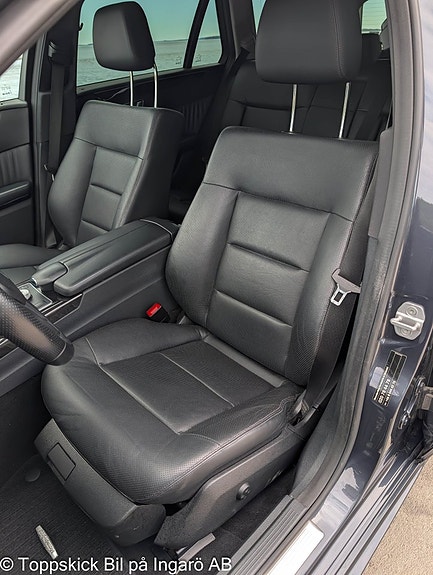 Mercedes-Benz E50 8 of 23