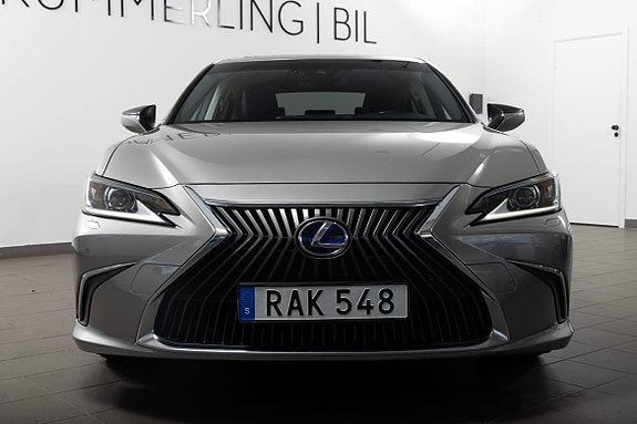 Lexus ES300h 8 of 25