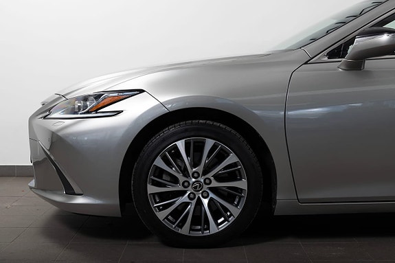 Lexus ES300h 4 of 25