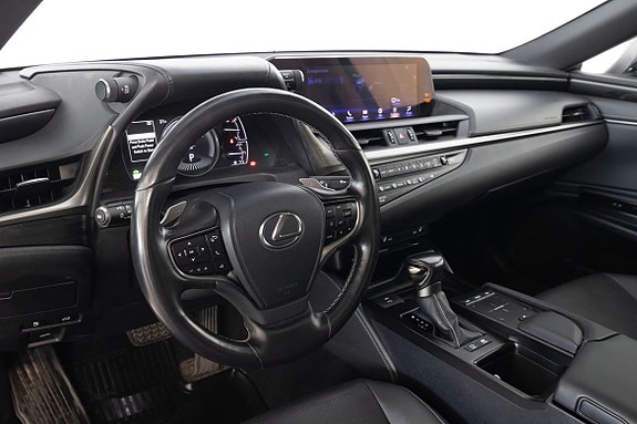 Lexus ES300h 18 of 25