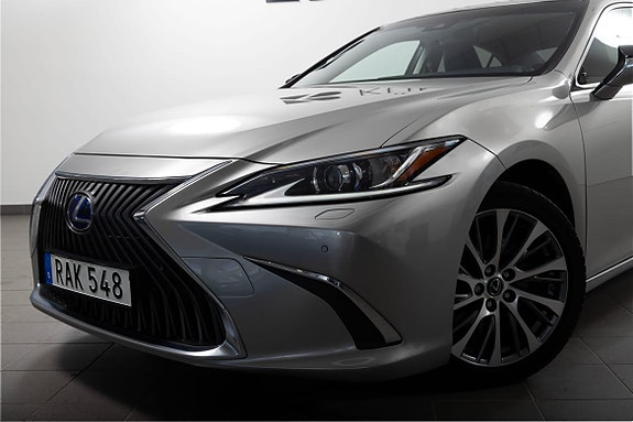 Lexus ES300h 10 of 25