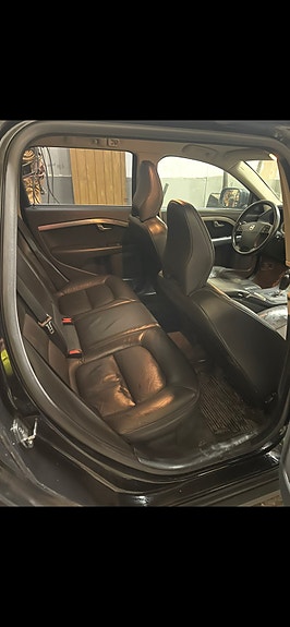 Volvo XC70 3 of 4