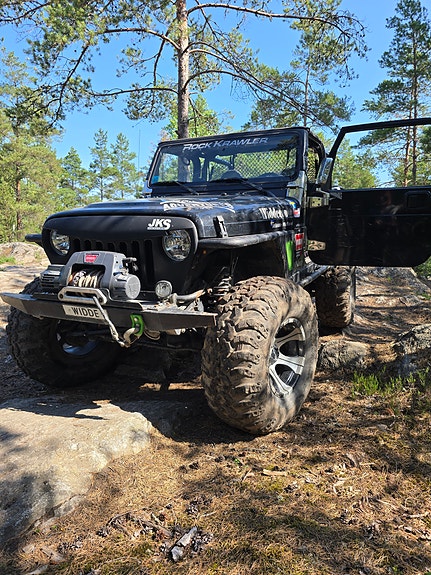 Jeep Wrangler 2 of 9