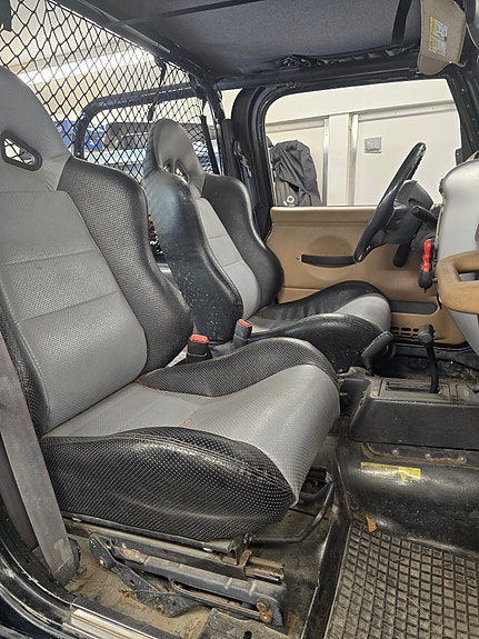 Jeep Wrangler 7 of 9