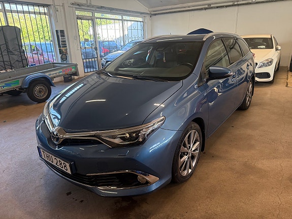 Toyota Auris 3 of 5