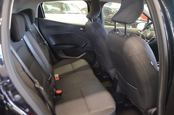 Renault Clio 20 of 25