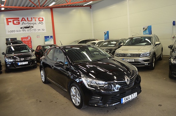 Renault Clio 11 of 25