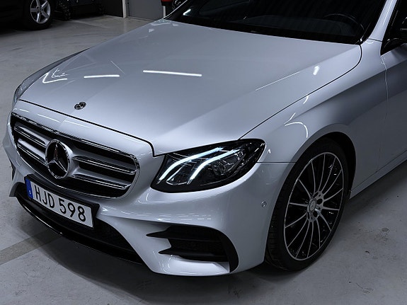 Mercedes-Benz E200 24 of 26