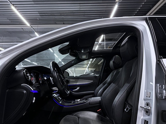 Mercedes-Benz E200 9 of 26