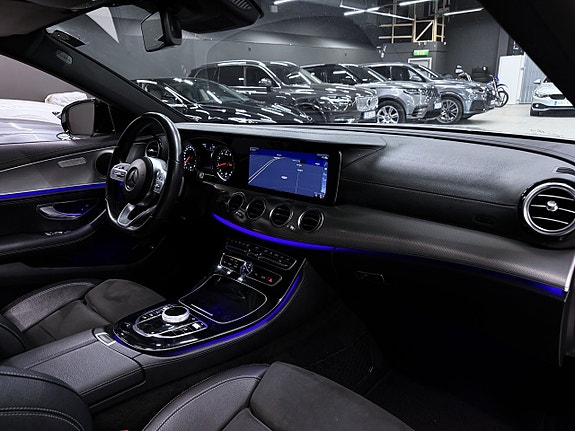 Mercedes-Benz E200 12 of 26