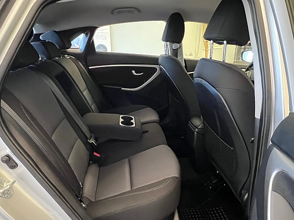 Hyundai i30 8 of 25