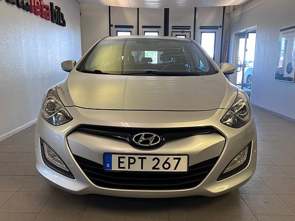 Hyundai i30 2 of 25