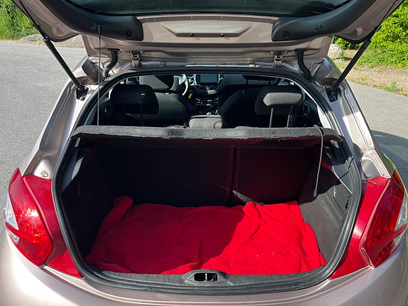 Peugeot 208 4 of 5