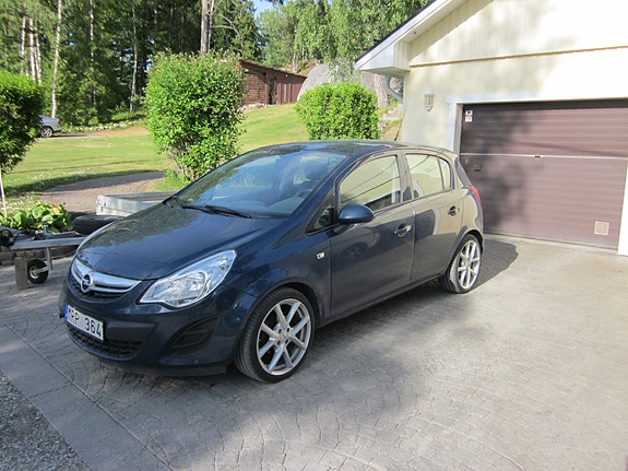 Opel Corsa 2 of 3