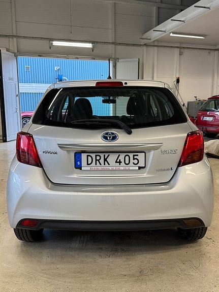Toyota Yaris 4 of 5