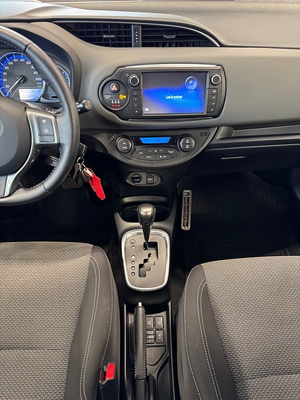Toyota Yaris 14 of 26