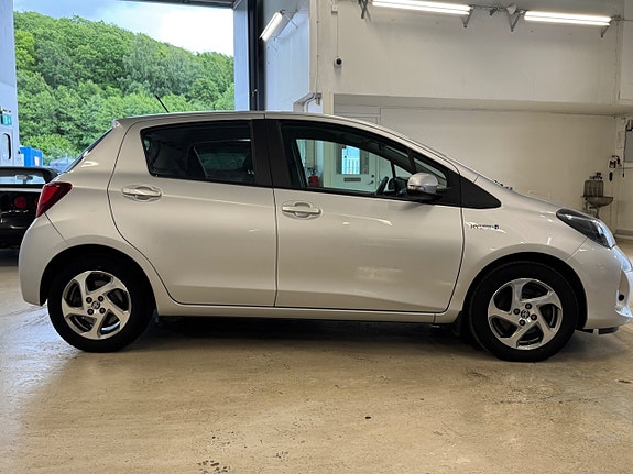 Toyota Yaris 6 of 26