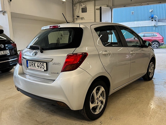 Toyota Yaris 5 of 5