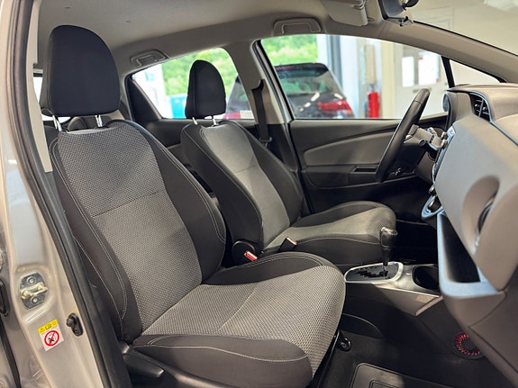 Toyota Yaris 11 of 26