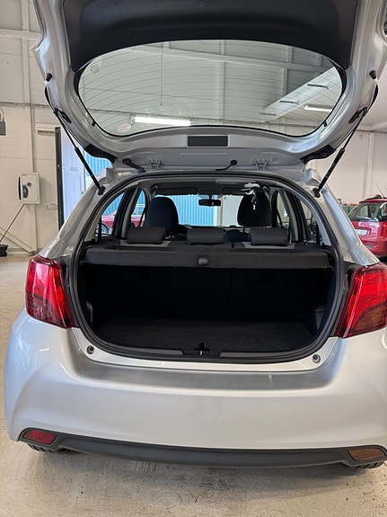 Toyota Yaris 18 of 26