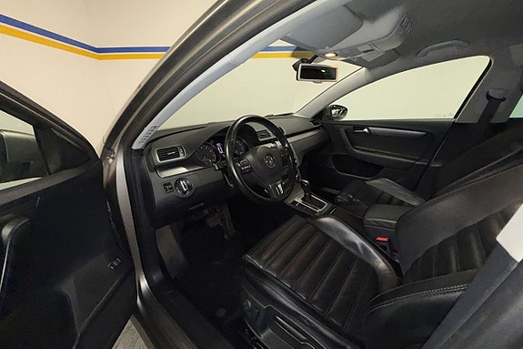 Volkswagen Passat 11 of 29