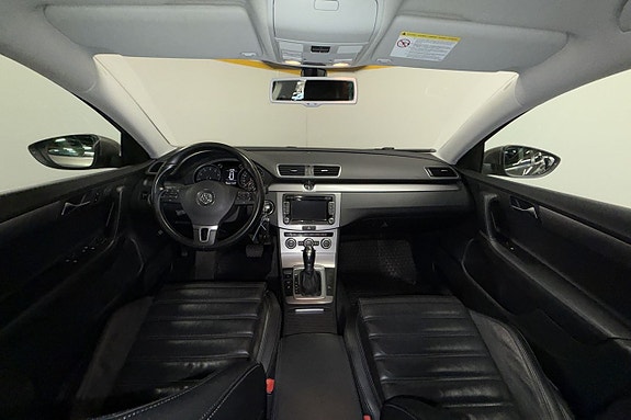 Volkswagen Passat 9 of 29