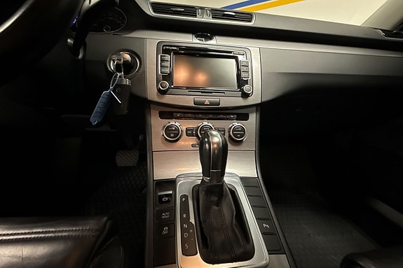 Volkswagen Passat 15 of 29