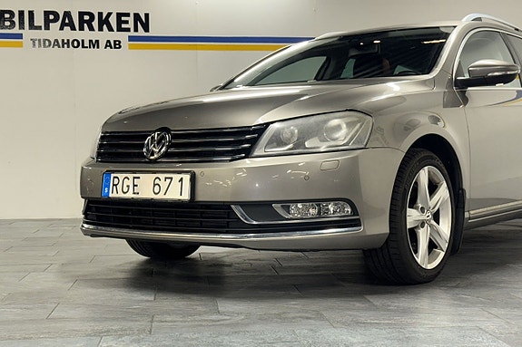 Volkswagen Passat 2 of 5