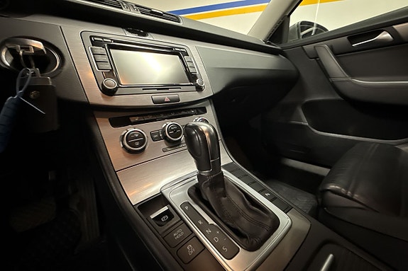 Volkswagen Passat 14 of 29