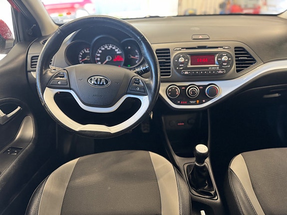 Kia Picanto 9 of 23