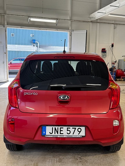 Kia Picanto 4 of 5