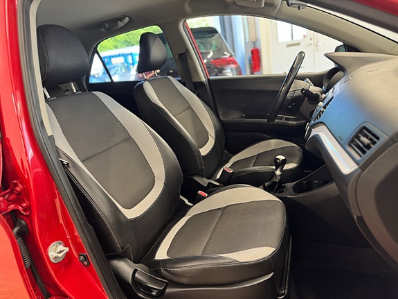 Kia Picanto 11 of 23