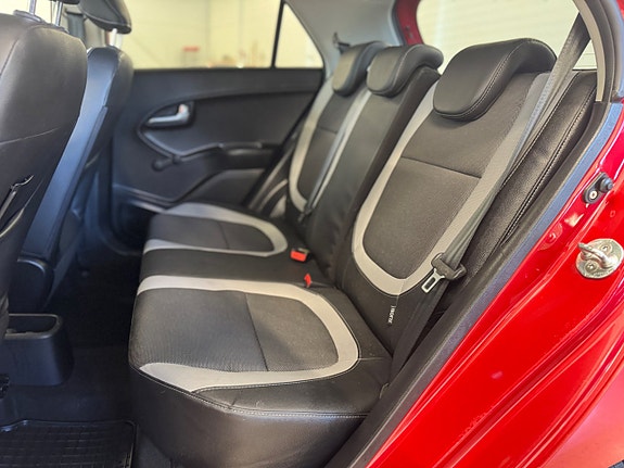Kia Picanto 12 of 23