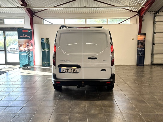 Ford Transit Connect 9 of 17