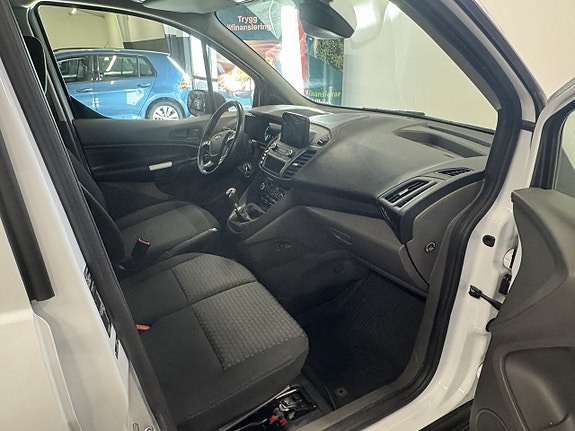 Ford Transit Connect 15 of 17