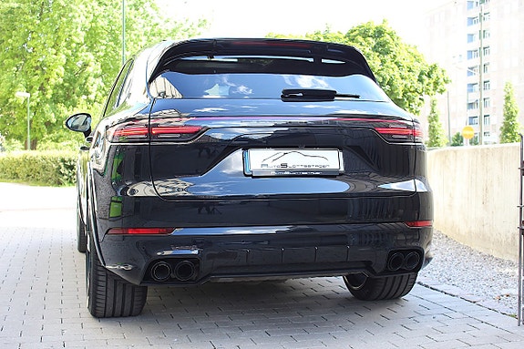 Porsche Cayenne S 14 of 30