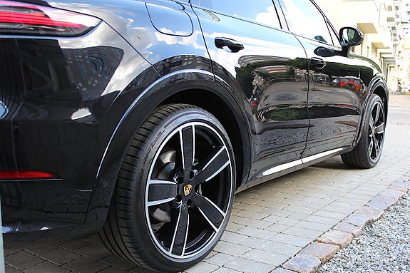 Porsche Cayenne S 16 of 30