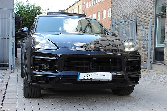 Porsche Cayenne S 9 of 30