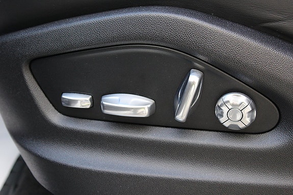 Porsche Cayenne S 22 of 30